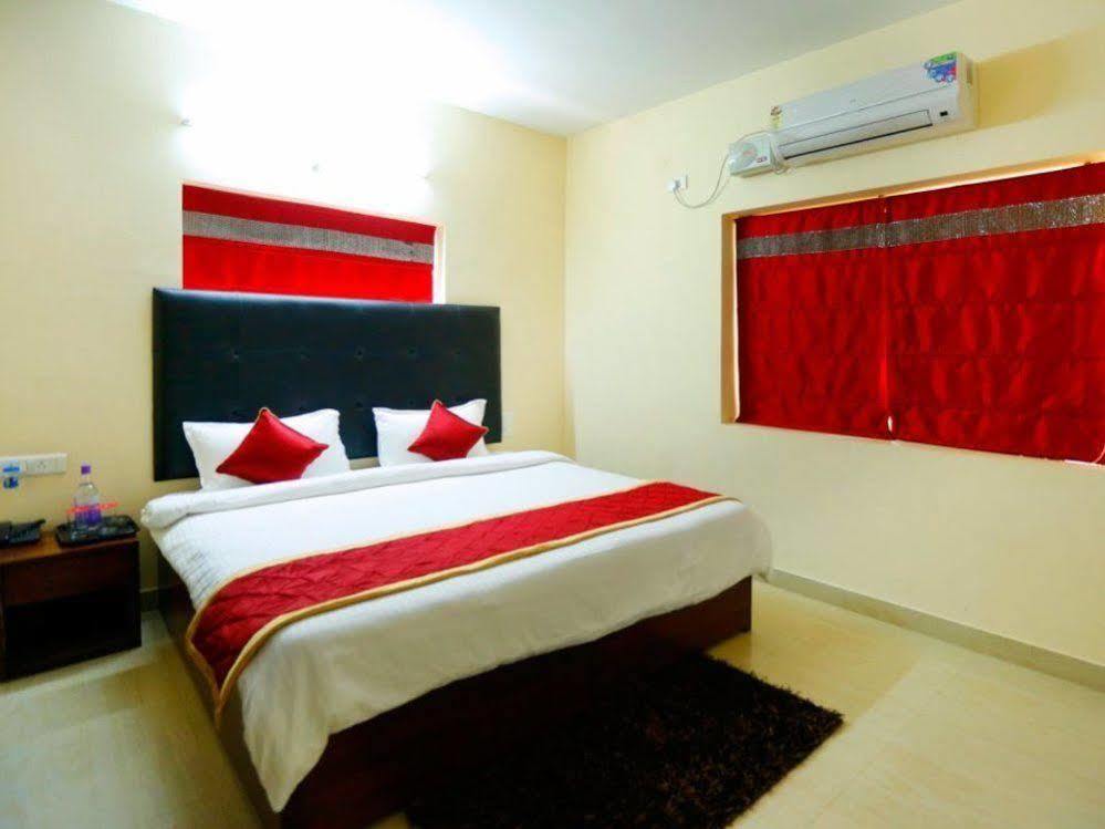 Namo Suites Haydarabad Dış mekan fotoğraf